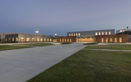 Exterior view of Mount Vernon Township High School