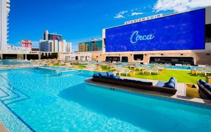 Topgolf - MGM Grand Las Vegas  Swimming pool designs, Pool designs, Pool